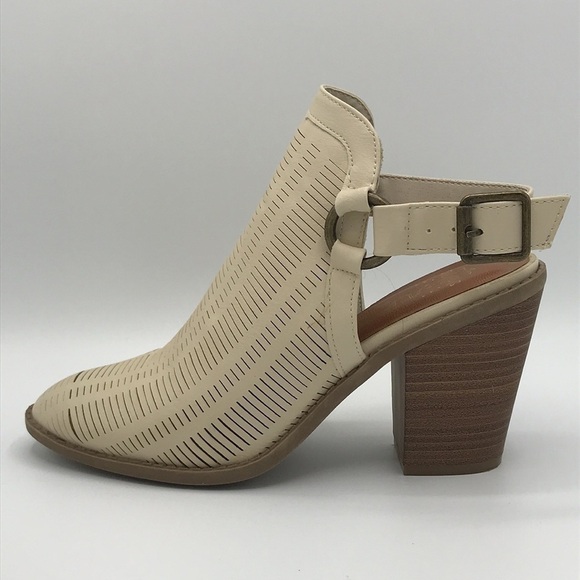 SUGAR CREAM BOOTIE HEELS SIZE 7.5 - Picture 3 of 12